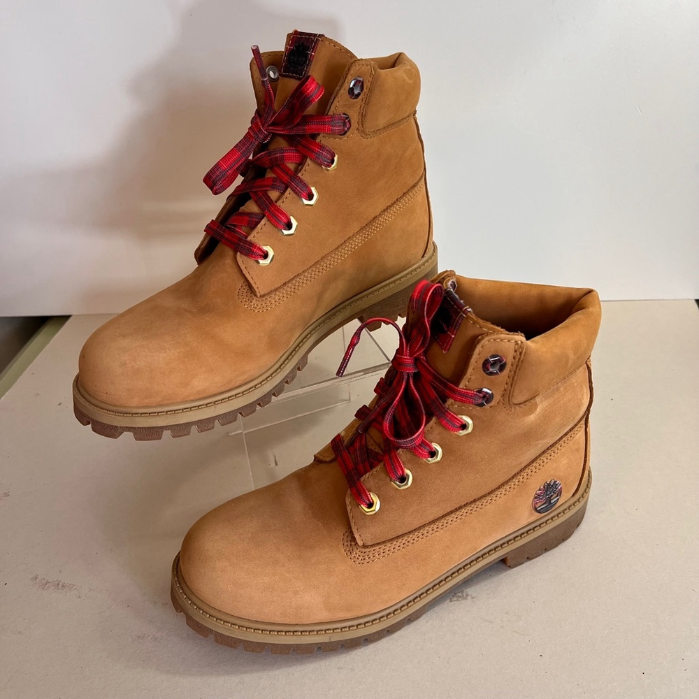 Boys men’s‎ Timberland Boots, Size 6, Brown, red woman’s size 7.5,8